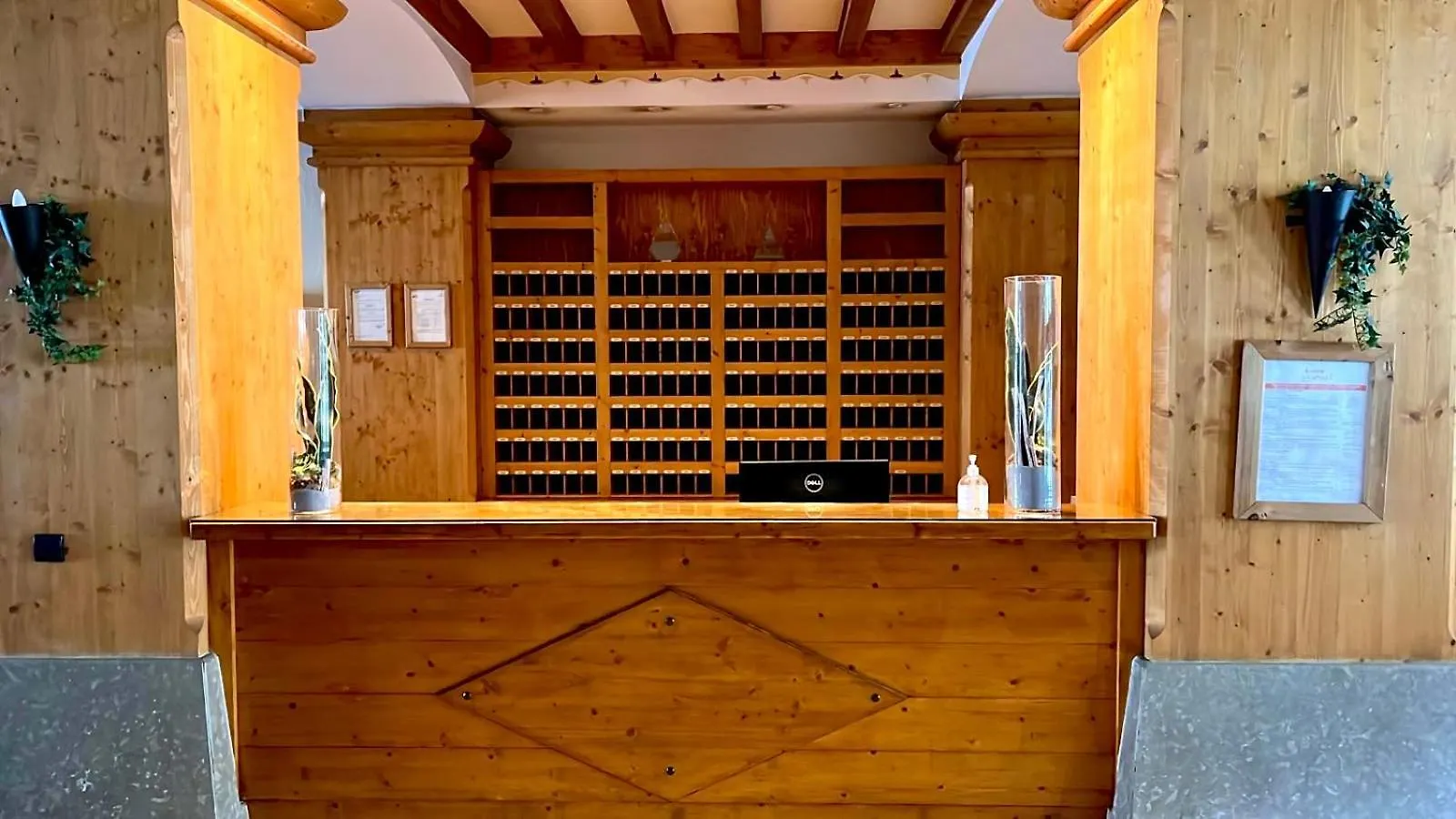 公寓 Appartement T3 Arc 1950 Skis Aux Pieds Sauna, Hammam, Jacuzzi Les Arcs  法国